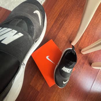 Deichmann Mağazasından Aldığım Nike Ayakkabıda Kısa Sürede Açılma Ve Çözülme Çözüm Yok