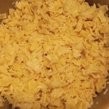 Pastavilla Kelebek Makarnası Haşlandığında Çizgiler Oluştu Ve Parçalandı