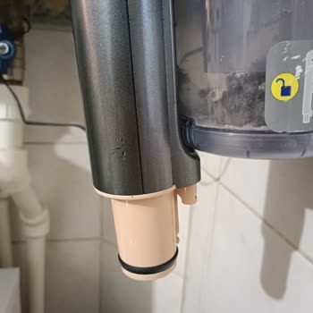 Philips 7055 Dikey Süpürge Parçaları Kırılıyor Ve Servis Çözüm Sunamıyor, Para İadesi Talebi