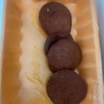 Ekşi Ve Kötü Kokulu Sucukta Müdür Yardım Etmedi