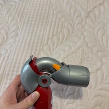 Dyson V12 Mobilya Altı Adaptöründe Kırılgan Tasarım Hatası Ve Ücretsiz Değişim Talebi