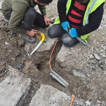 Turkcell Ve Türk Telekom'dan Kesintili İnternet, Fiber Kablosu Koparıldı, 72 Saat Çocuklar Mağdur