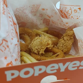 Migros Yemek'ten Popeyes Göktürk Şubesinde Hijyen Sorunu: Kutudan Bulaşık Teli Ve Kıl Çıktı