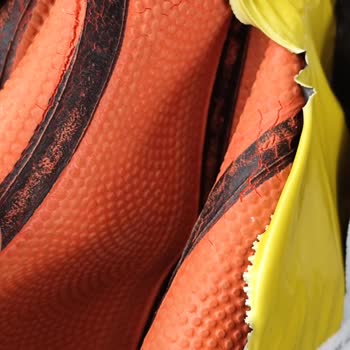 Çatlamış Basketbol Topu Ve Yanıltıcı İlan Nedeniyle İade Reddi