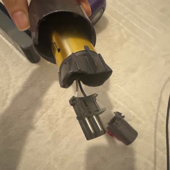 Dyson V12 Detect Slim Boru Kırıldı Ve Garanti Dışı Destek Reddi