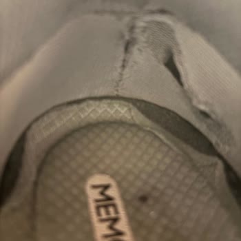 Marmara Park Skechers Mağazasında Satın Alınan Ayakkabının İç Astarı Yırtıldı