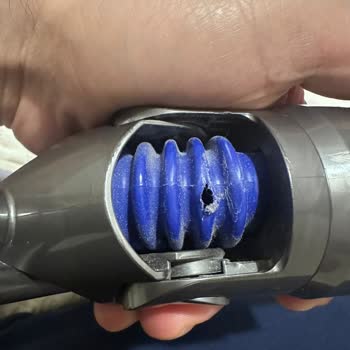 Dyson V15 Lazerli Başlık Borusunda Üretim Hatası Ve Garanti Kapsamında Kullanıcı Hatası İddiası