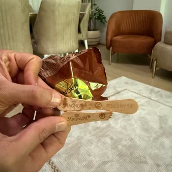 Magnum Dondurmasındaki Kırık Çubuk Ağzıma Batması Sağlık Riski Olarak Şikayet