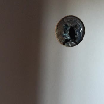 Just Home TV Ünitesindeki Kalitesiz Sunta Ve Kırılan Vidalar Nedeniyle İade Talebi