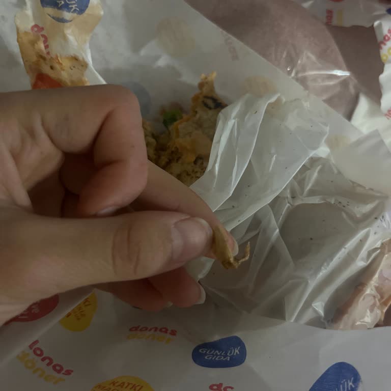 Yemekte Böcek Ve Ayranda Kötü Koku: Hijyen Şikayeti Ve İade Talebi