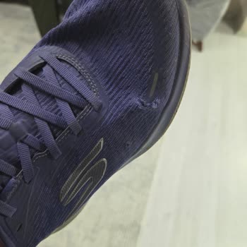 Skechers Ayakkabım Kısa Sürede Yırtıldı, Ücretsiz Değişim Talebi