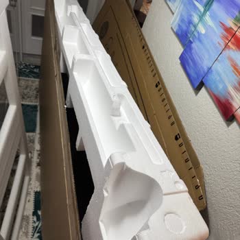 Güç Kablosu, Kumanda Ve Ayaklar Eksik, Televizyon Kurulumu Yapılamadı