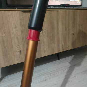 Dyson V16 Piston Animal Süpürge Boru Birleşiminde Çatlak: Garanti Kapsamında Ücretsiz Değişim Talebi