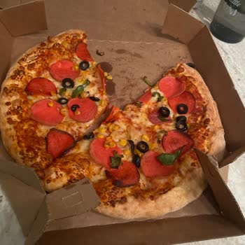 Domino’s Göksu Şubesi Gecikme Ve Soğuk, Az Malzemeli Pizzalarla Güveni Sarsıyor