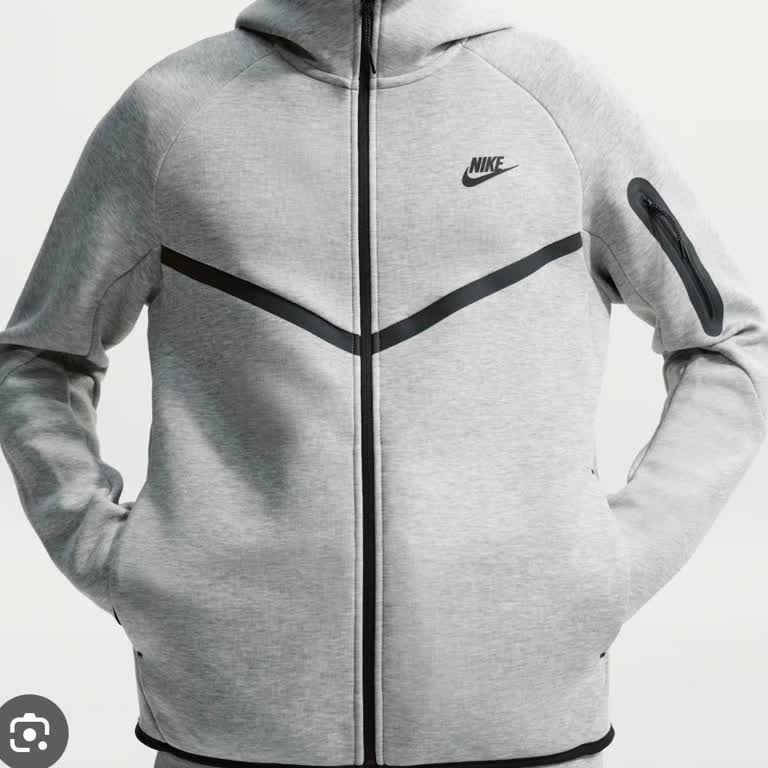 Nike Kapüşonlu Ürün Kısa Sürede Soyuldu, Mağaza Cevapsız