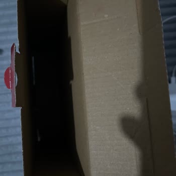 Boş Kutu Aldım: 1500 Parçalı Yapboz Eksik