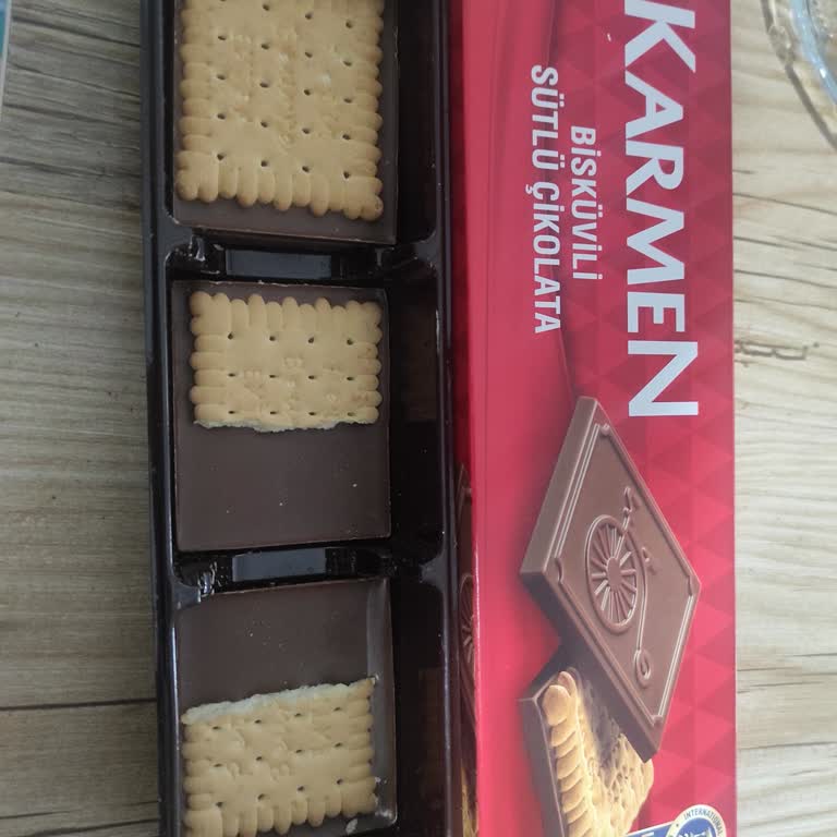 Şok Mağazasında Karmen Çikolatalı Bisküvi Paketi Yarım Çıktı: Hijyen Ve Kalite Endişeleri