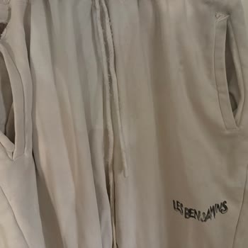 Kalitesiz Eşofman Altı Ve Çelişkili Değişim Süreci