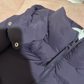 Lacoste Montunun Yakasındaki Küçük Delik Ve Tüy Çıkması Nedeniyle Değişim Talebi