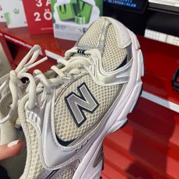 Az Kullanılmış Ayakkabım Kısa Sürede Sarardı, Mağaza Fotoğrafla Reddi