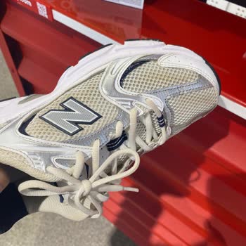 Az Kullanılmış Ayakkabım Kısa Sürede Sarardı, Mağaza Fotoğrafla Reddi