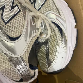 Az Kullanılmış Ayakkabım Kısa Sürede Sarardı, Mağaza Fotoğrafla Reddi