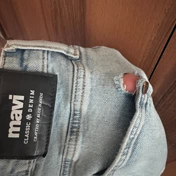 Mavi Pantolonlarda Tekrarlayan Arka Cep Yırtılmaları Ve Dayanıklılık Sorunu