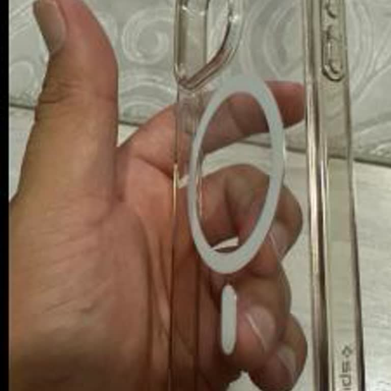 İki Ayda Renk Değişen Spigen Kılıfı Değişim Talebi