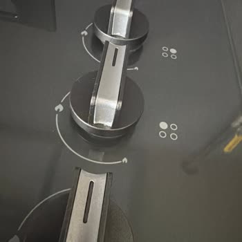 Beko Ankastre Set Üstü Ocakta Boya Dökülmesi Ve Cam Çizikleri Garanti Kapsamında Çözülmedi