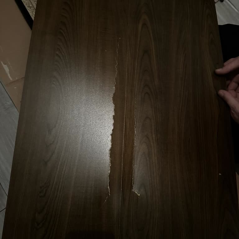 Yanlış Teslimat Ve Kırık Kitaplık İçin Hızlı Değişim Talebi