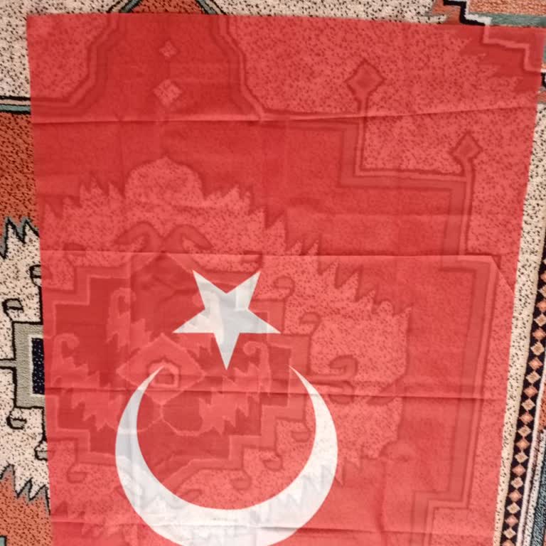 Carrefour Bayrağındaki Kalitesiz Kesim Ve Yanlış Boyut, Yeni Bayrak Talebi