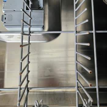 Arçelik Bulaşık Makinesinde Paslanan Sepetler İçin Ücretsiz Değişim Talebi