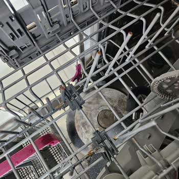 Arçelik Bulaşık Makinesinde Paslanan Sepetler İçin Ücretsiz Değişim Talebi