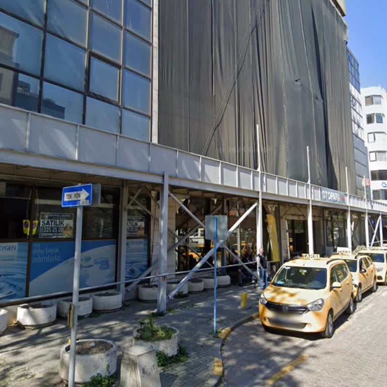 Girişte Bilgilendirme Eksikliği Ve Güvenlik Görevlisinin Rahatsız Edici Üslubu