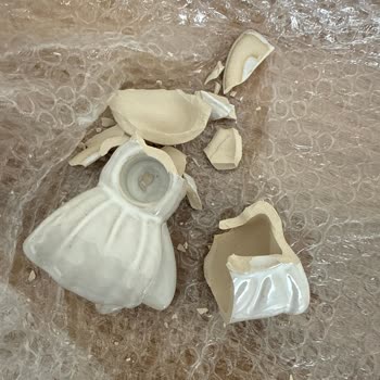 Kırık Mumluk Teslimatı Ve Yanıtsız İade Talebi