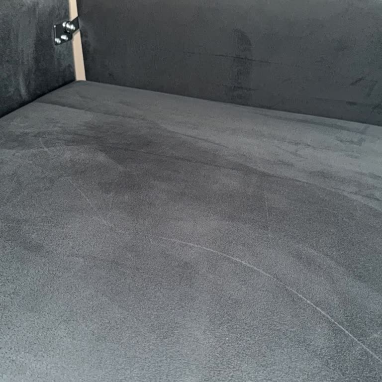 Dyson Süpürge Başlığı Koltuk Kumaşına Çizik Bıraktı Ve Kumaş Değişimi Talebi