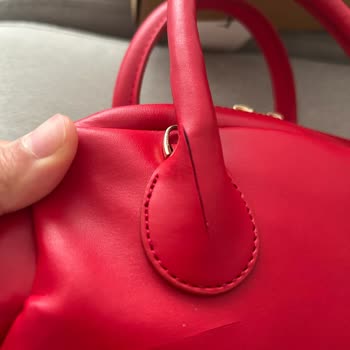 Yanlış Renk Ve Hasarlı Çanta Gönderimi, İade Sonrası Geri Ödeme Ve İletişimsizlik