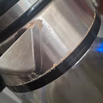 Arnica Demli Trend Çaycıda Sızıntı Ve Pas, Garanti Ve Müşteri Hizmetine Ulaşılamıyor