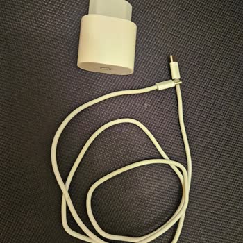 Apple İpad 10 Nesil Şarj Adaptöründe Patlama Ve Yangın Riski