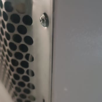 Arçelik Buzdolabım Soğutmuyor Ve Fiziksel Hasar Yaşıyor