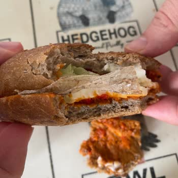 File Market Baget Ekmeğinde Siyah Yabancı Madde Çıktı: Sağlık Endişesi Ve İade Talebi