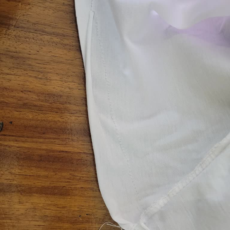 Tudors Tişörtte Dikiş Sorunu Ve Mağaza İlgisizliği