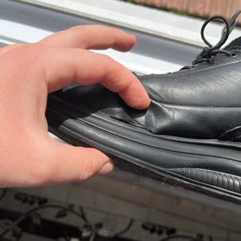 Greyder Spor Ayakkabısında Yırtılma Ve İade Reddi