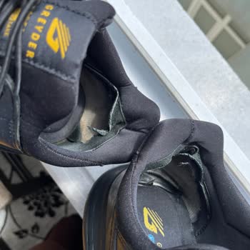 Greyder Spor Ayakkabısında Yırtılma Ve İade Reddi