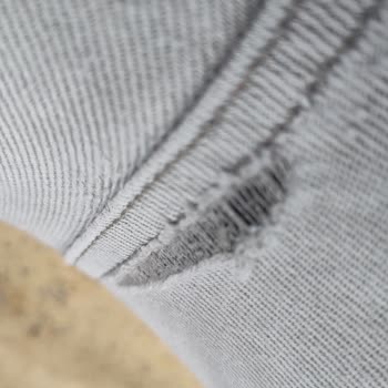 Kısa Sürede Yırtılan Pantolonun Kalite Sorunu Ve Ücret İadesi Talebi