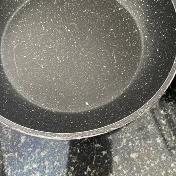 Granitle Kaplı Tava Ve Tencere Seti Kısa Sürede Soyulup Çizildi Karaca'ya Değişim Veya İade