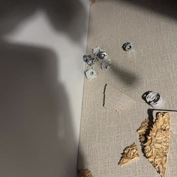 Kelebek Mobilya'dan Garanti Süresi İçinde Çöken Dolap Rafları İçin Ücretsiz Parça Talebi