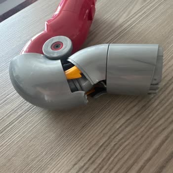 Dyson V12 Koltuk Altı Aparatının Kırılması Ve Garanti Reddi