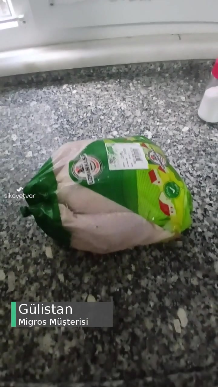 Migros Bütün Piliç Poşetinin Renkli İçe Temas Etmiş videonun kapak resmi