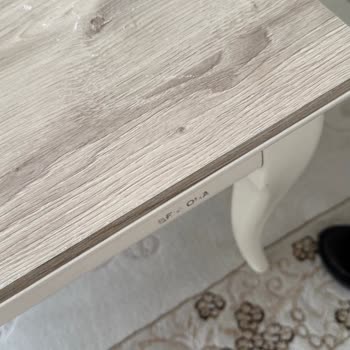 Andera Serisi Mobilyada Kısa Sürede Yüzey Aşınması Ve Deformasyon